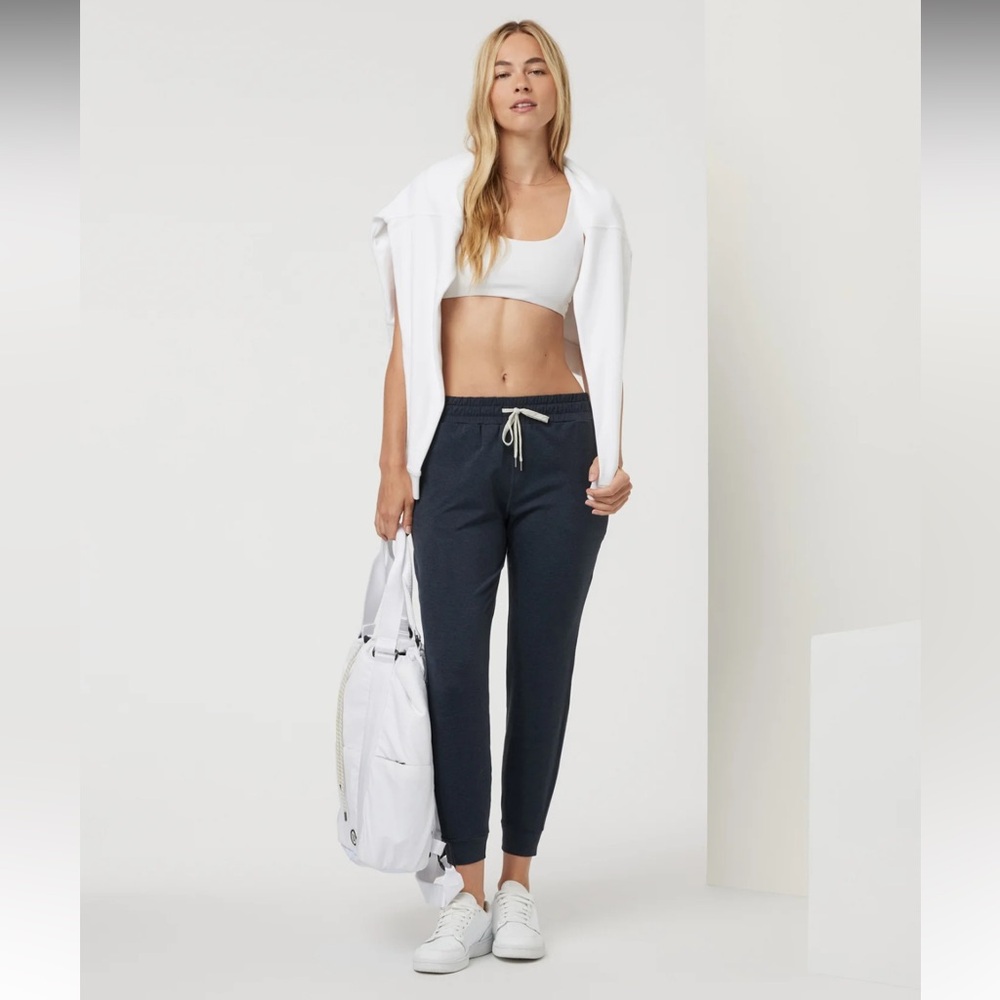 Vuori Performance Jogger Women’s DreamKnit Joggers